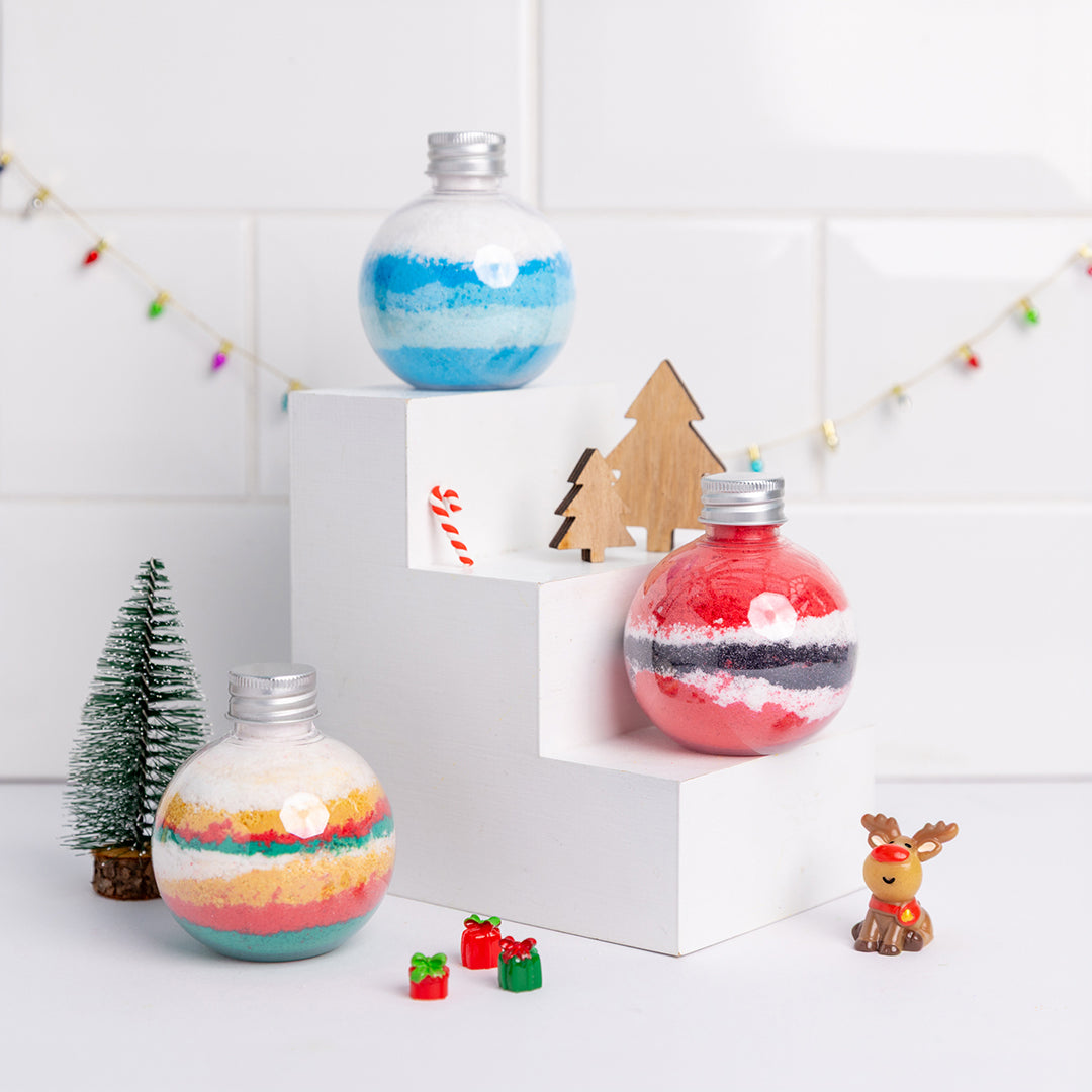 Santa's Suit Bath Dust Bauble