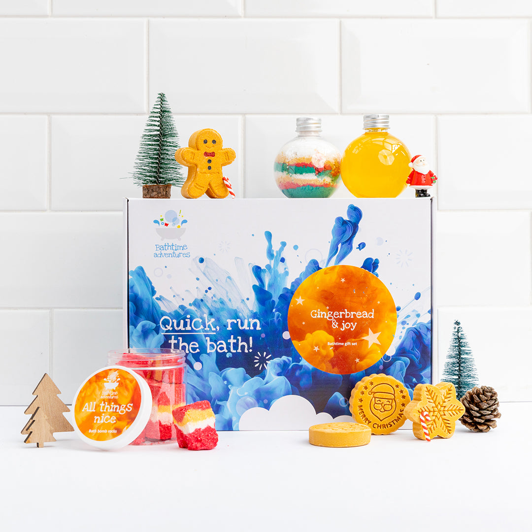 'Gingerbread & Joy' 5-piece bath gift set