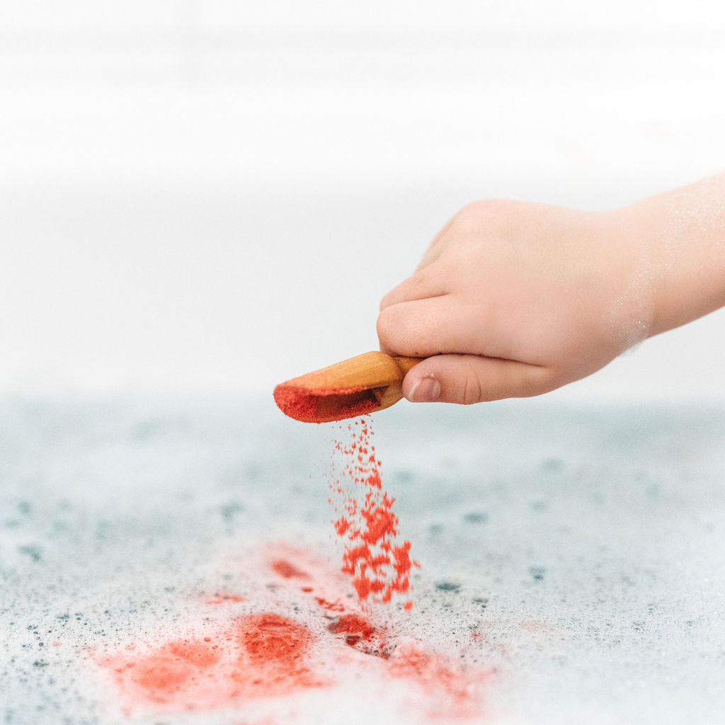 Blowing Kisses Bath Dust